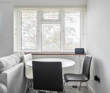 2 bedroom maisonette to rent - Photo 3