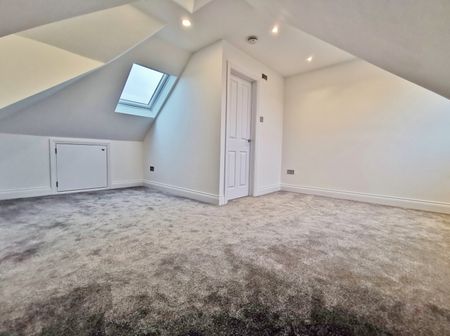 2 Bed Maisonette - Photo 2