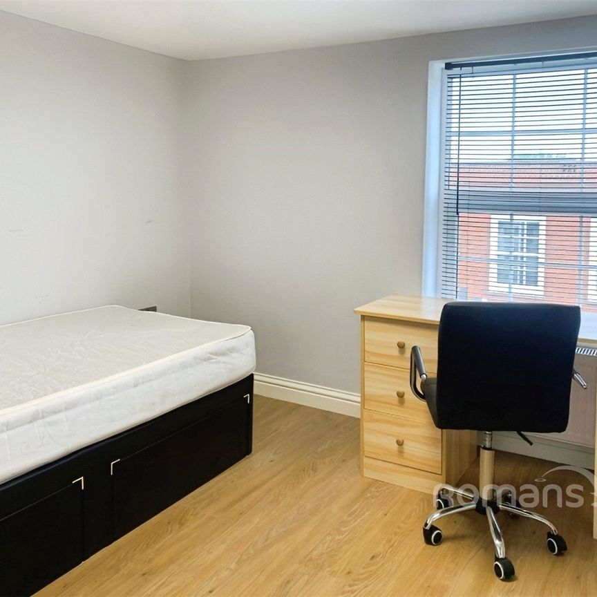 3 bedroom apartment to rent - Photo 1