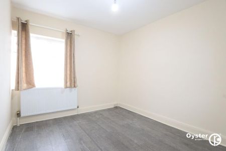 3 bedroom flat to rent - Photo 3