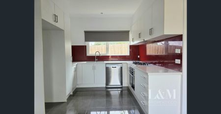 Stunning Unit With Valley Views in Class Location..!! - Photo 5