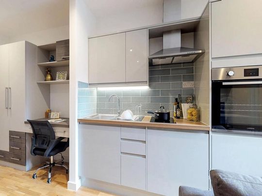 Studio to rent - Photo 1