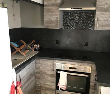Location Appartement 2 pièces 49m² LYON 8ème - Photo 6