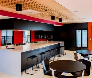 4 Bedroom Apartment multi-share - Photo 3