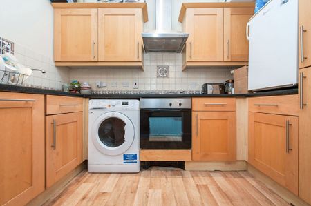 2 bedroom apartment to rent Winchcombe Street, Cheltenham, GL52 - Photo 3