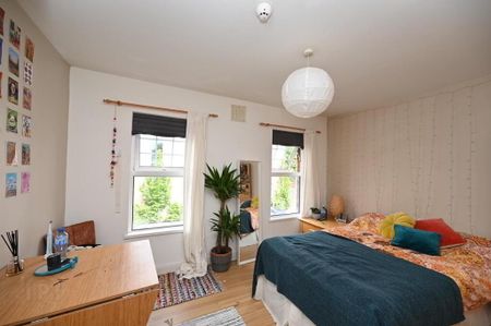 42 St Ives Gardens, Belfast, BT9 5DN - Photo 2