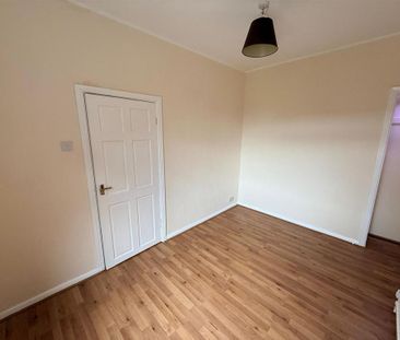 3 bedroom end of terrace house to rent - Photo 4
