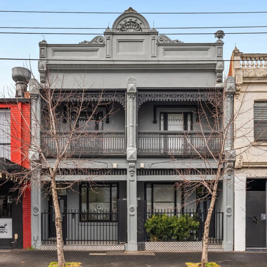 Stunning Renovated 3 Bedroom Terrace with Flexible Living - Photo 1