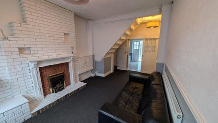 3 bedroom terraced house to rent - Photo 2