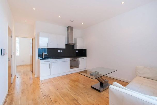 2 bedroom flat to rent - Photo 1