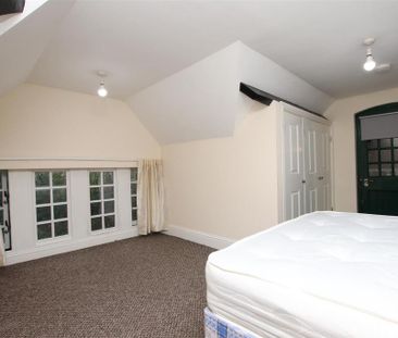 4 bedroom coach house to rent - Photo 3