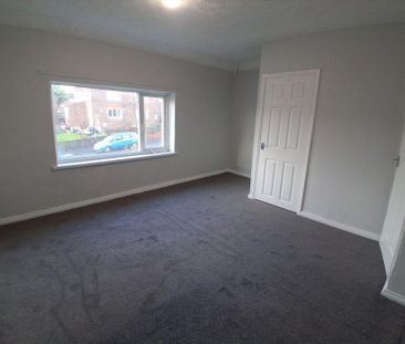 2 bedroom semi-detached house to rent - Photo 2