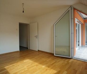 Dachwohnung mit verglastem Balkon - Photo 4