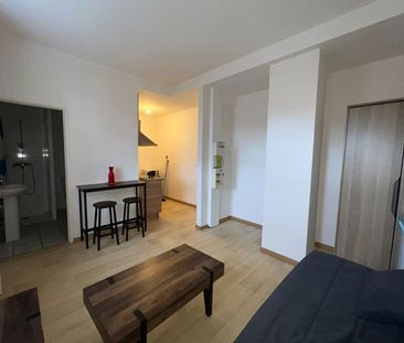 Location Appartement 1 pièce 21m² - Photo 2