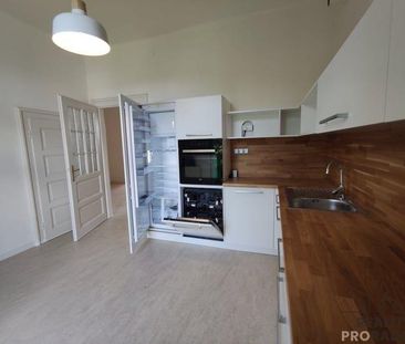 Pronájem bytu 3+1 120 m2 - Fotografie 4
