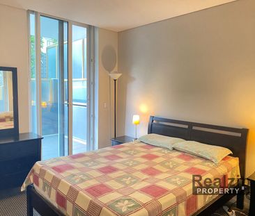 Modern One Bedroom Apartment | Walk to Pymble Station - Photo 2