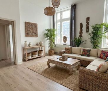 Appartement te huur in Marche-en-Famenne voor € 720 met 1 slaapkamer - Photo 1