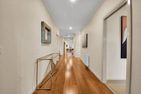 6 Eltham Parade, - Photo 2