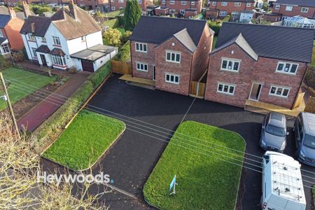 4 bedroom detached house to rent - Photo 3