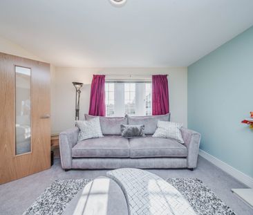 4 bedroom detached house to rent - Photo 5