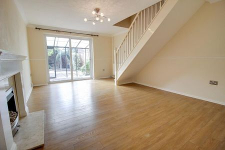 2 bedroom end of terrace house to rent - Photo 2