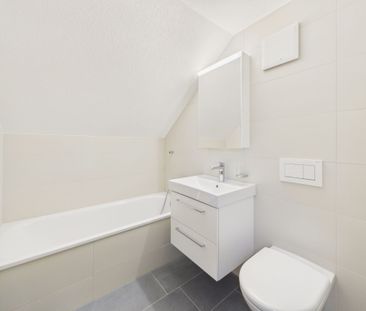 Bright 3.5-room attic apartment in Huttwil – Freshly renovated! - Photo 2