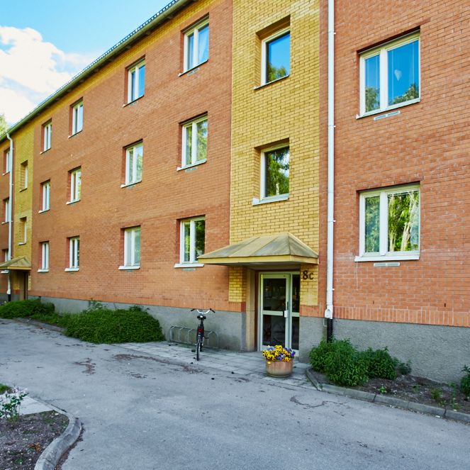 Svarvargatan 8 A - Foto 1