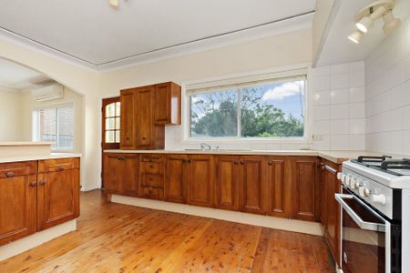 Single-level home in sought after pocket of Mount Colah - Photo 2