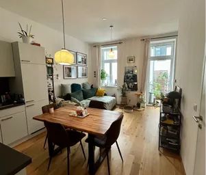 Anfragestopp! Wunderschöne sanierte Altbauwohnung mit Balkon - Photo 2