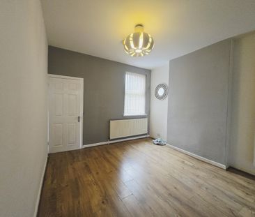 2 Bedroom Terraced House for Rent - Photo 3