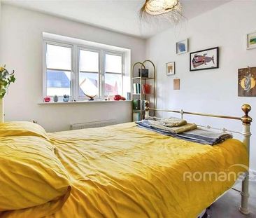 Lake Mews, Mytchett, Camberley, GU16 - Photo 6