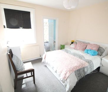 2 bedroom end of terrace house to rent - Photo 4