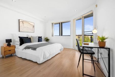 Modern One-Bedroom Apartment with Resort-Style Facilities - Photo 4