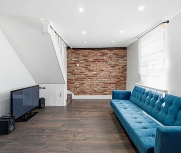2 Bedroom Mid Terraced House To Rent - Photo 2