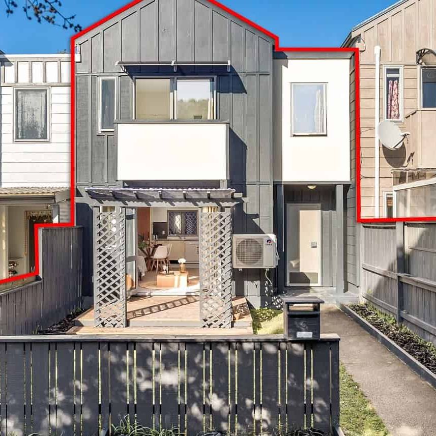 3 Bedroom Townhouse in New Lynn - Photo 1