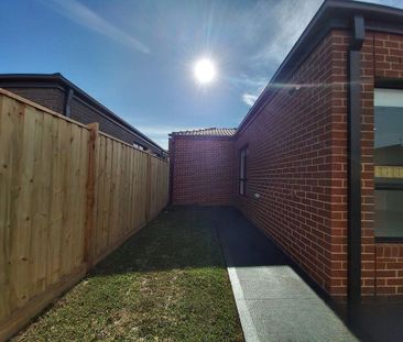 Splendid 4Br Family Home in Bonnie Brook! - Photo 1