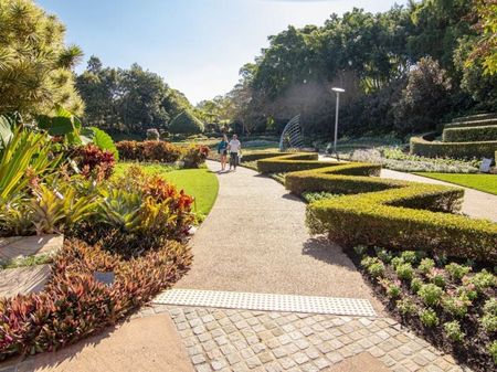 Your Ideal Inner City Location! - Photo 5