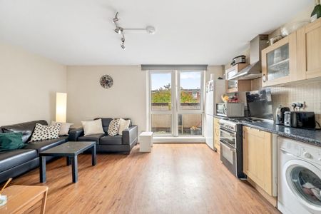 3 bedroom flat to rent - Photo 5