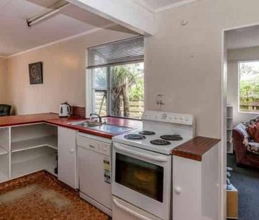 Centrally located in Paraparaumu Three Bedroom Home - Photo 4
