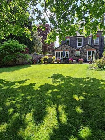 Salisbury Road, Grassendale, L19 - Photo 2