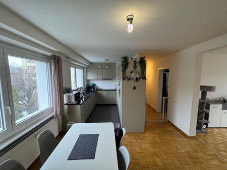 Appartement rénové avec grand balcon - Fribourg - Photo 3