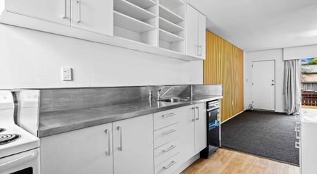 Freshly Renovated, Modern Two-Bedroom Unit - Handy Location - Photo 5