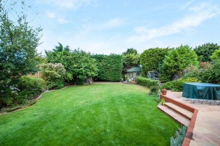 5 bedroom detached house to rent - Photo 4