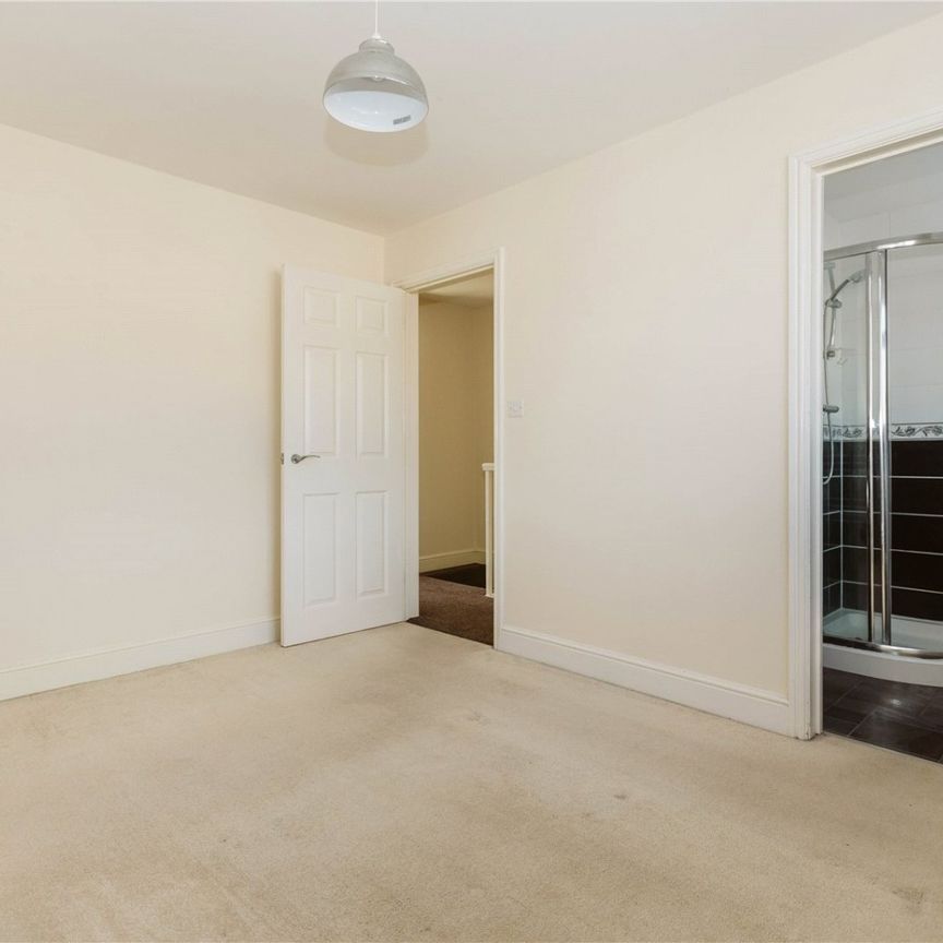 Kingsholme Road, - Photo 1