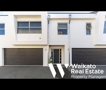 Spacious, Stylish Living in the Heart of the CBD - Photo 2