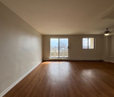 For Lease - 5611 Valley Way Unit# 127, Niagara Falls, Ontario - Photo 2