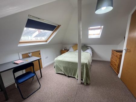 10 bedroom house share to rent - Photo 4