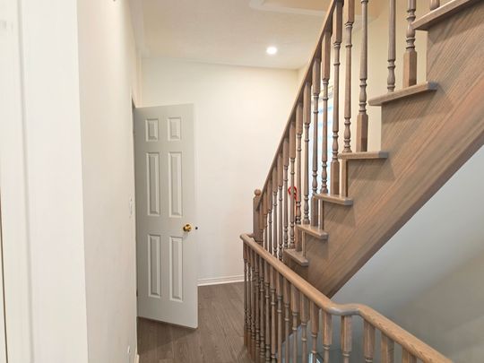 For Lease - 109 Ness Drive, Richmond Hill, Ontario - Photo 1