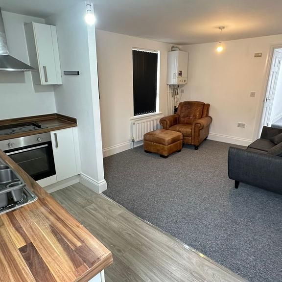 3 bedroom apartment to rent - Photo 1