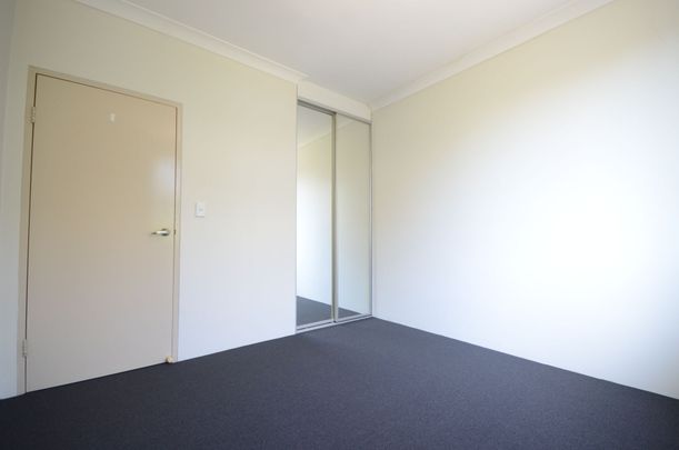 2 Bedroom Apartment in Handy Location&excl; - Photo 1